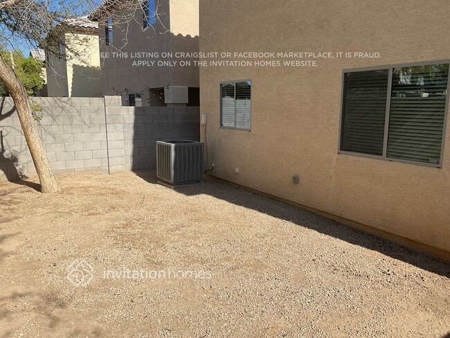 Building Photo - 10225 W Camelback Rd