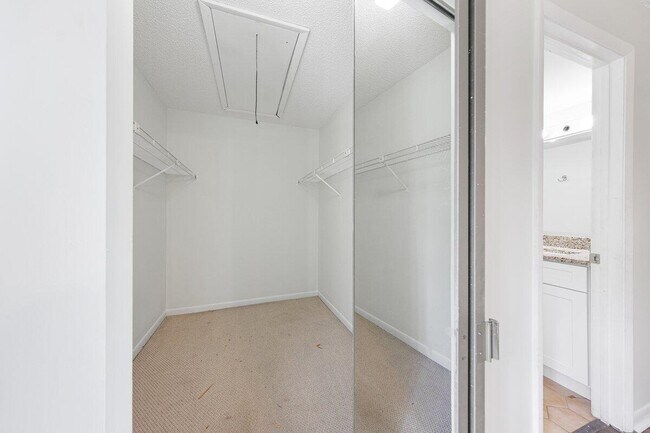 Building Photo - 3618 Alder Dr