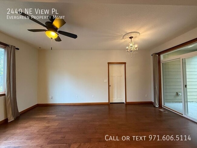 Building Photo - 2440 NE View Pl