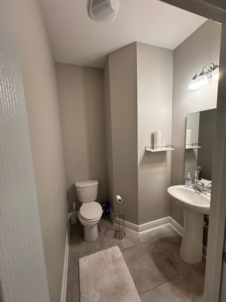 Building Photo - 15254 Sunrise Grove Ct
