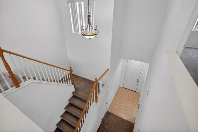 Building Photo - CORNER LOT 4-BEDROOM HOME + LOFT  WITH 3.5 BATHS AND 3-CAR GARAGE!