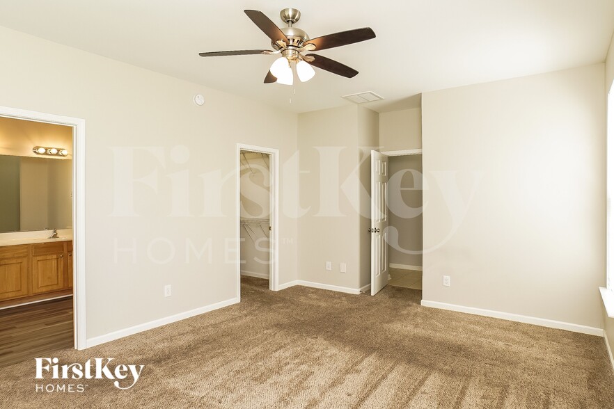 Building Photo - 6101 Elderbush Dr