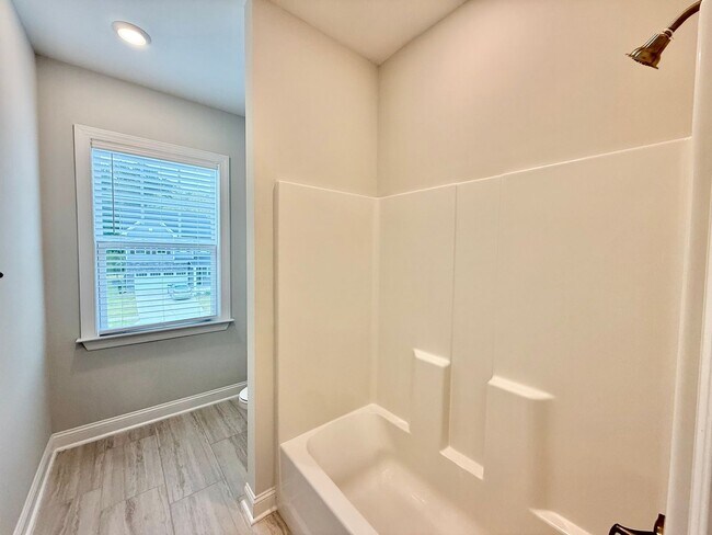 Building Photo - Remodeled 4BD, 3BA Wake Forest Home with L...