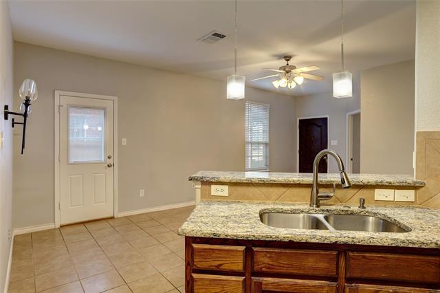 Building Photo - 5916 Round Up Ln