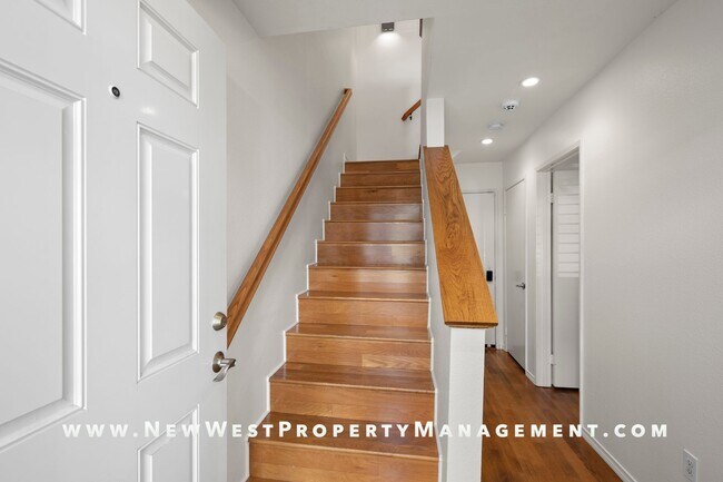 Building Photo - Exquisite North Park/University Heights Townhome, Small Pet Ok!