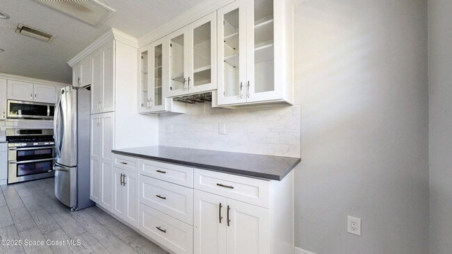 Building Photo - 410 Finch Dr