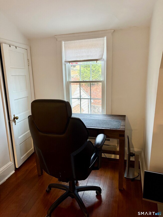 Building Photo - 40 Wilridge Rd