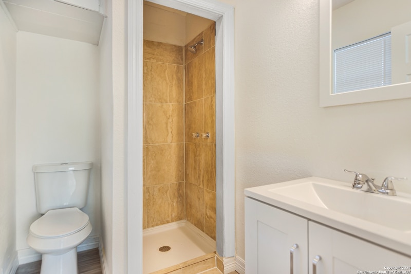 Building Photo - 2228 W Huisache Ave