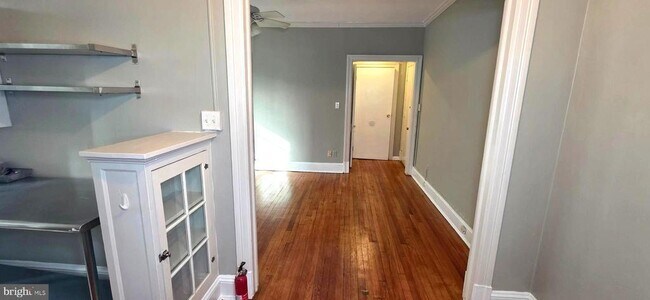 Building Photo - 1954 Columbia Rd NW