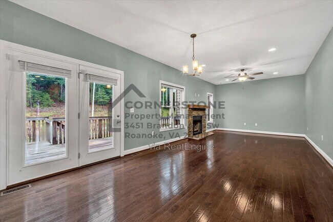 Building Photo - 2737 Russlen Dr