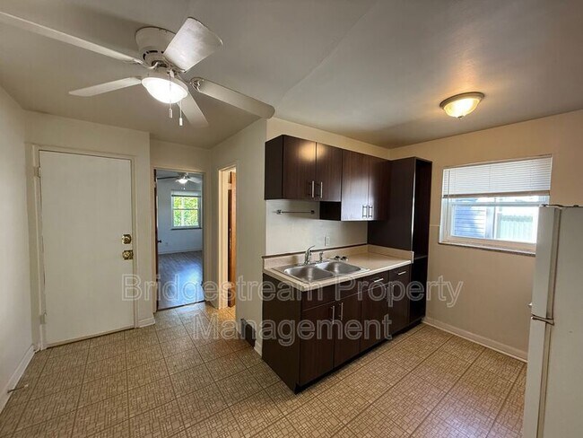 Building Photo - 68 Knecht Dr