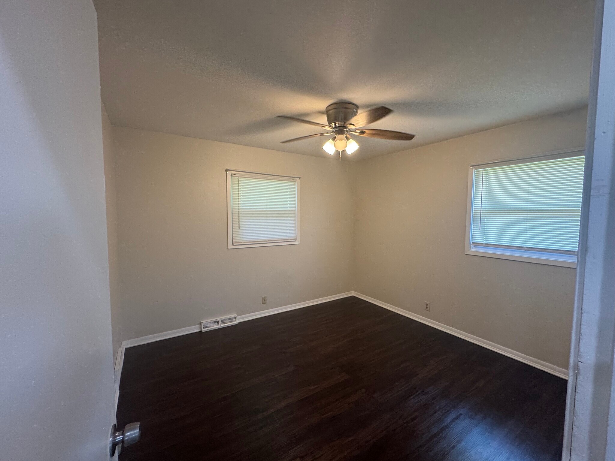 Main BR - 7211 W Brentwood Ave