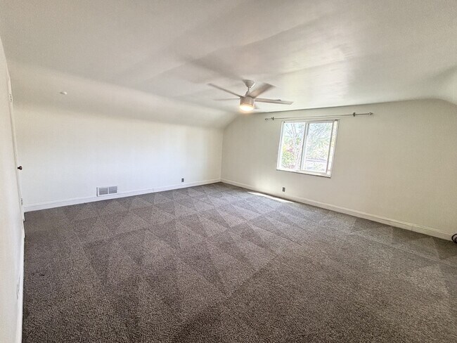 Building Photo - 1507 S 700 E