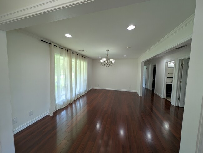 Building Photo - 4626 S Maplewood Ave