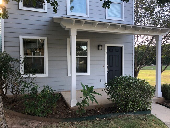 Building Photo - 131 Rush Haven
