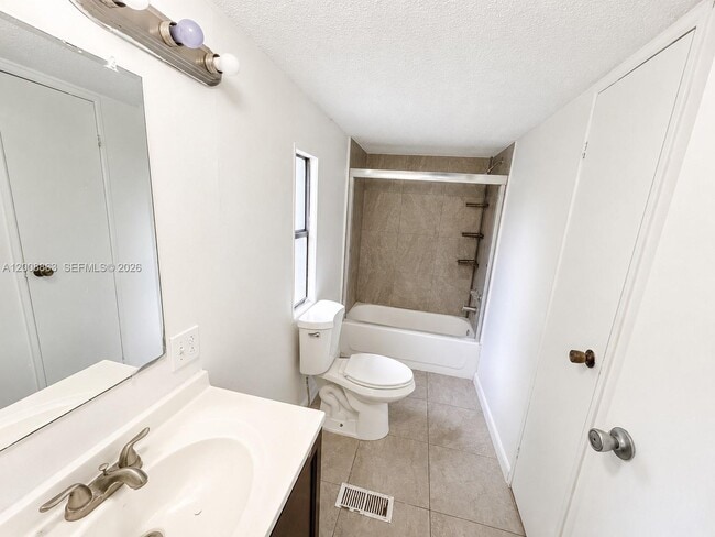Building Photo - 3028 SW 50th St