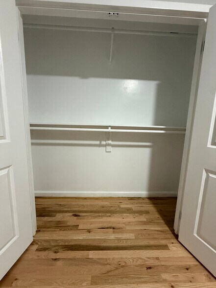 Building Photo - 982 Dumont Ave