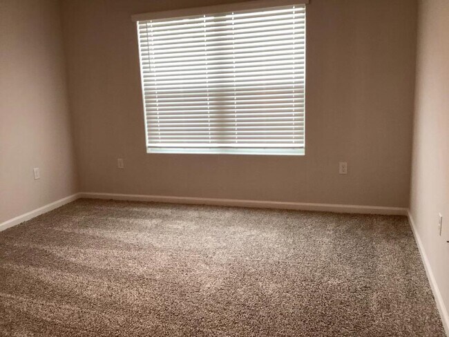 Building Photo - 4057 Brownstone Wy