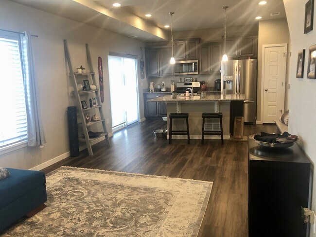 Building Photo - STUNNING 2BD + LOFT HOME WITH LUXURY UPGRA...