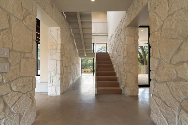 Building Photo - 4705 Balcones Dr