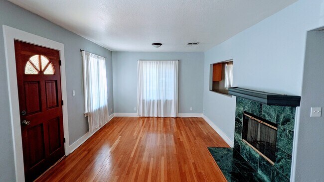 Building Photo - 4940 Lockhaven Ave