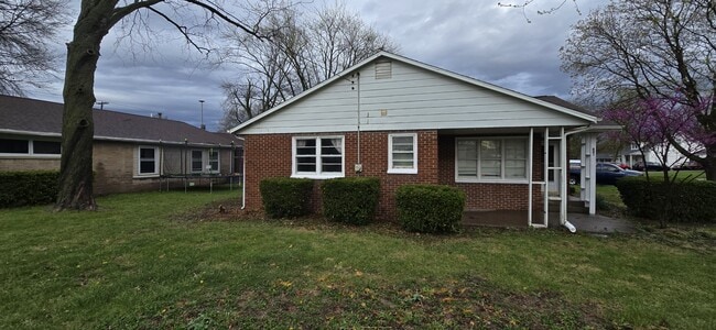 Building Photo - 801 N Ohio St