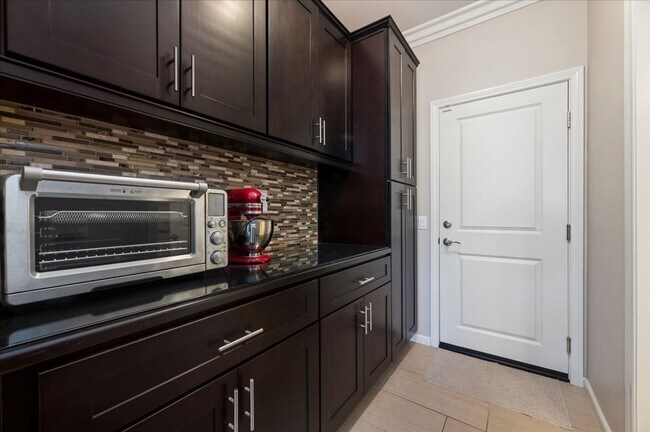 Building Photo - For Rent in Chapman Heights – Cedar Glen C...