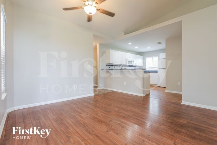 Building Photo - 2957 Wenona Dr
