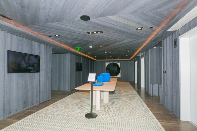 Building Photo - KOULA 2b2b1pkg Ready to Move In!