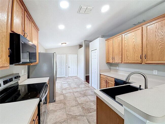 Building Photo - 6358 SW 155th Pl