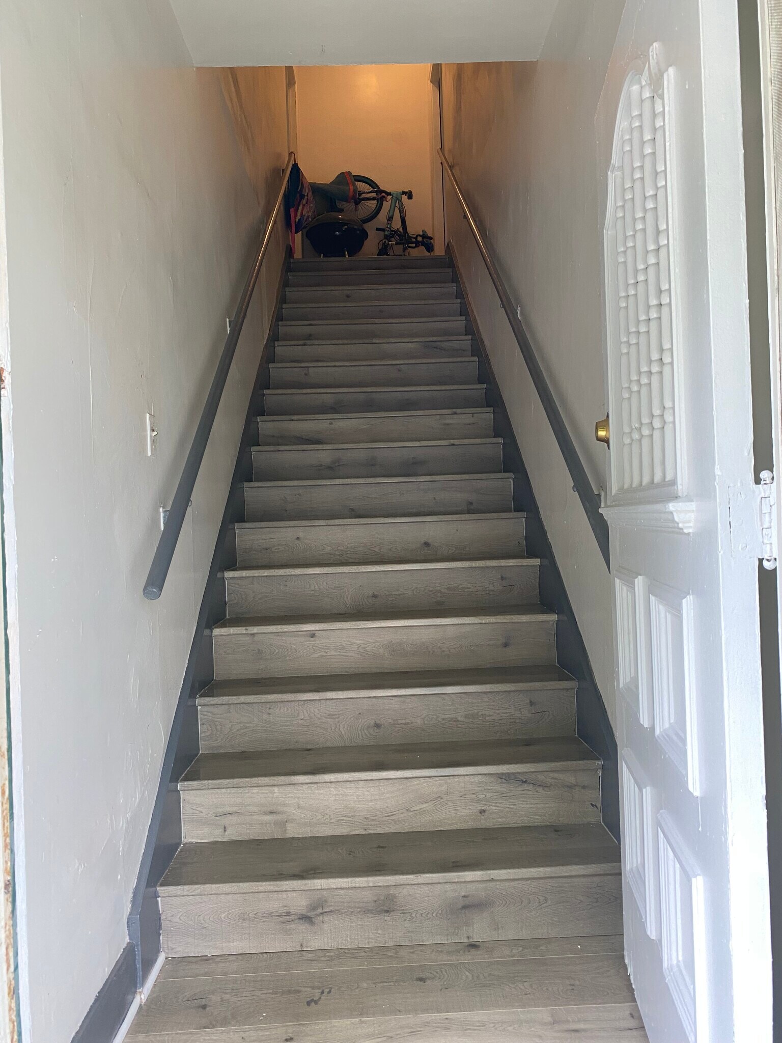Main entrance Upstairs - 1586 W 29th St