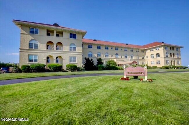 Building Photo - 1 Roseld Ave