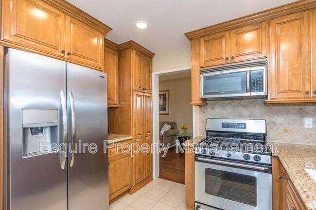 Building Photo - 5181 Via Calderon