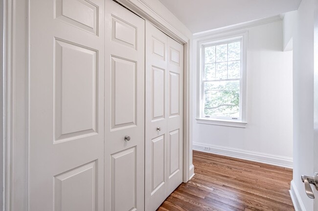 Building Photo - 2 bed 2 bath Peachtree Loft living in Buck...