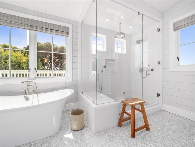 Building Photo - 3403 Laurel Ave