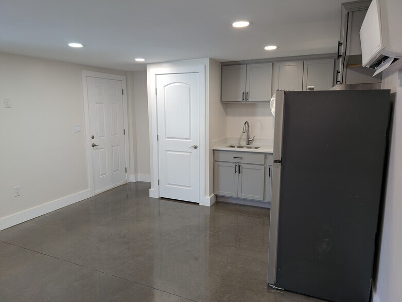 Building Photo - 1611 US-11