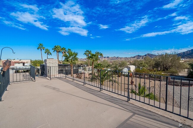 Building Photo - 12175 S Ironwood Dr