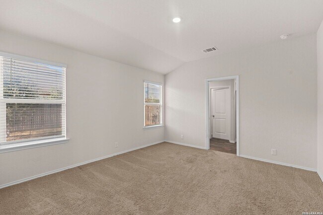 Building Photo - 3 Bedroom/2 Bath Redbird Ranch Subdivision