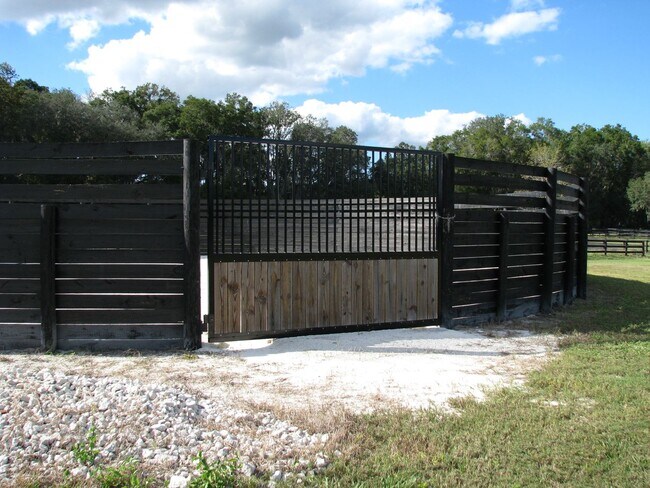 Building Photo - Beautiful 11.16 Acre Farm with Lots of Amenities!