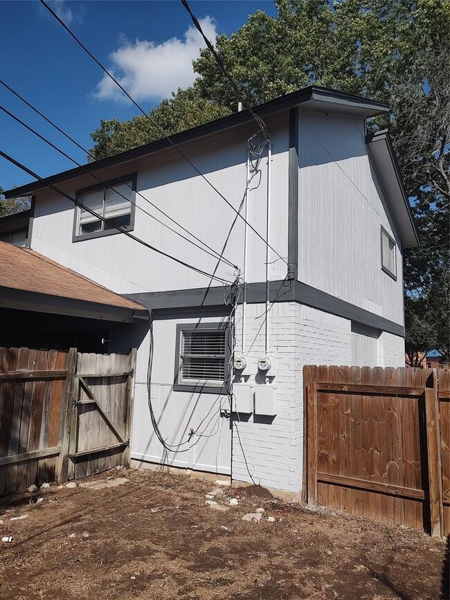 Building Photo - 6014 Westcreek Dr