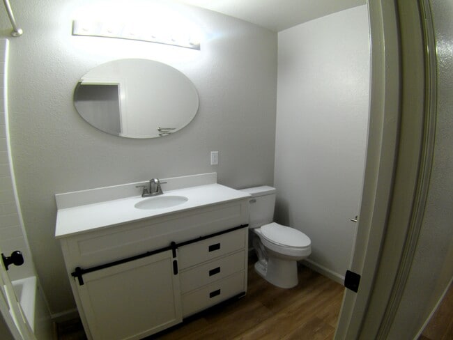 Building Photo - 9821 S Phoenix Dr