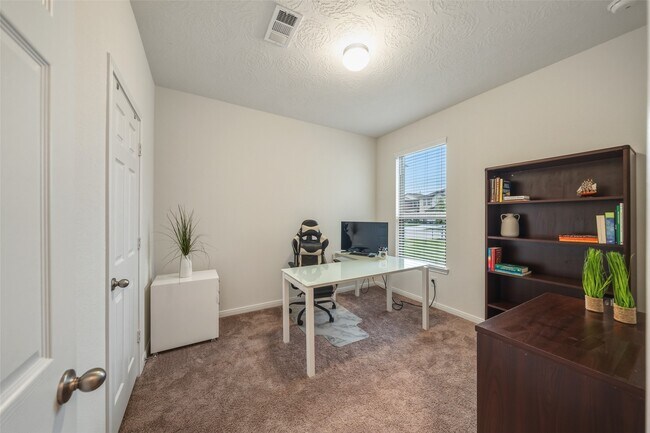 Building Photo - 6218 Morning Fern Ln