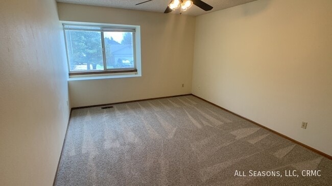 Building Photo - 850 Quail Lake Cir