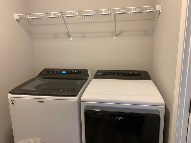 laundry on first floor - 5514 Spring Tide Way