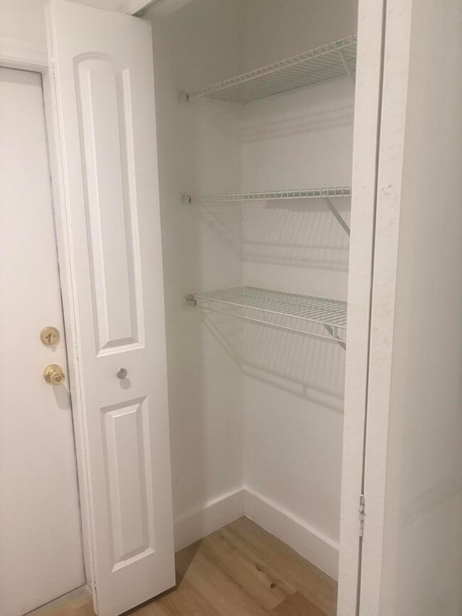 Building Photo - 1801 NE 25th Ave