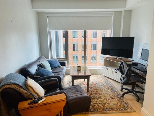 Building Photo - 135 Seaport Blvd