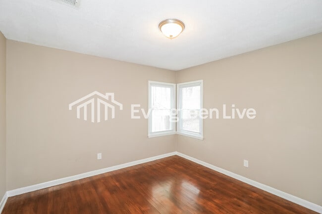 Building Photo - 3398 Scenic Hwy