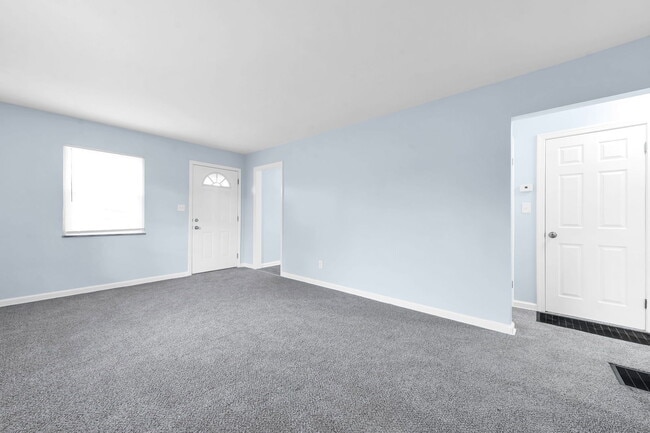 Building Photo - 118 N Kellner Rd