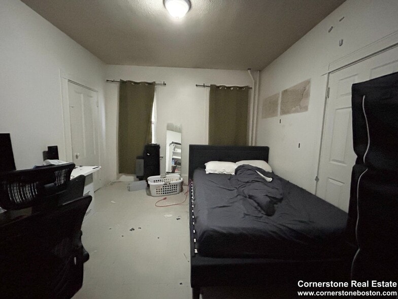 Building Photo - 55 Hillside St