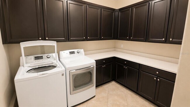 Building Photo - 2519 Vaccaro Dr